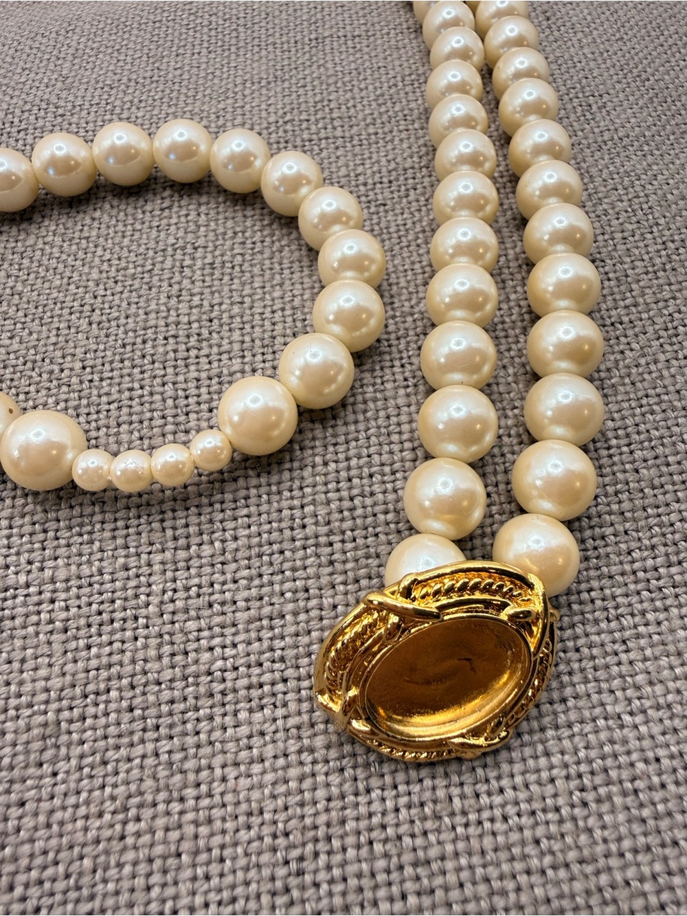 Vintage Cream Pearl Necklace with Fold-over Clasp